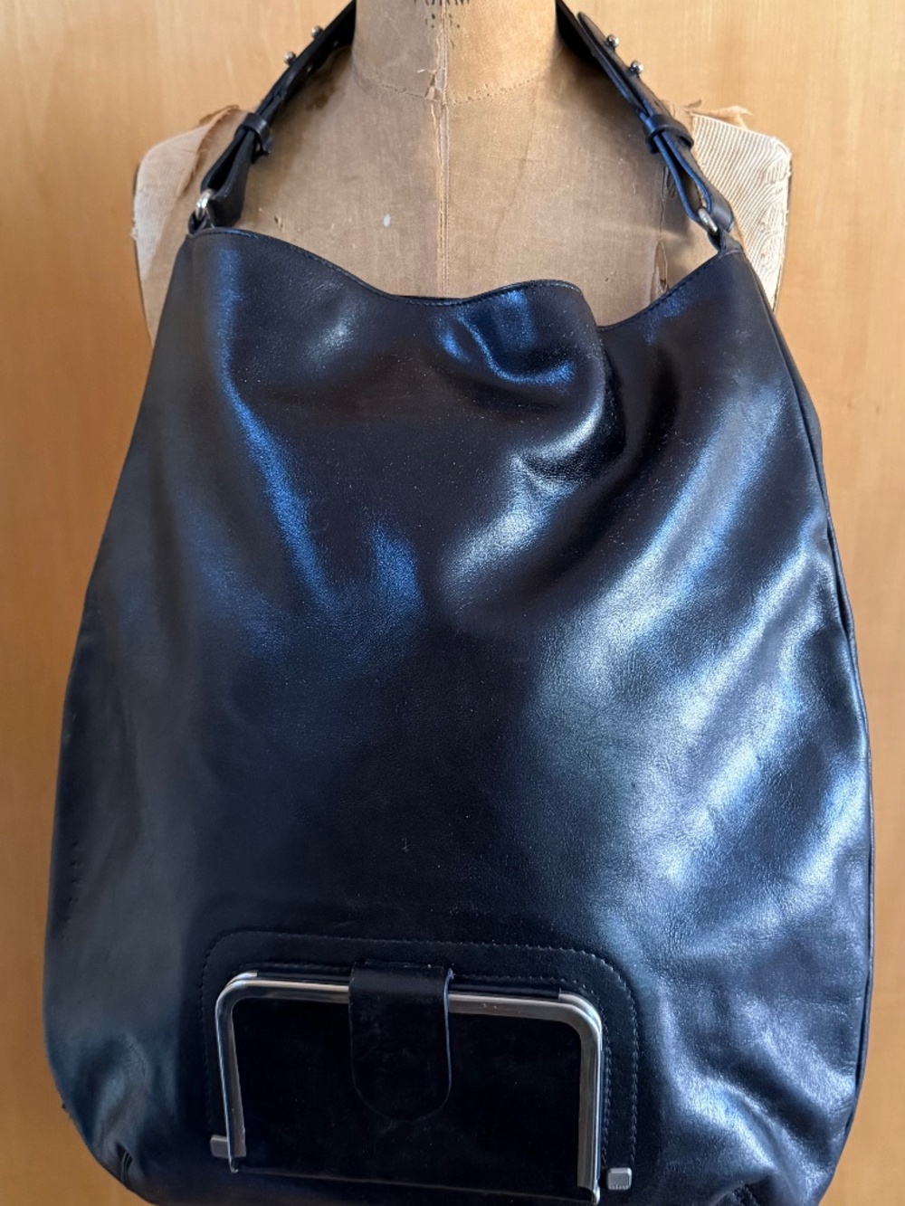 Large Supple Black Leather Shoulder Handbag with  External Frame Pocket
